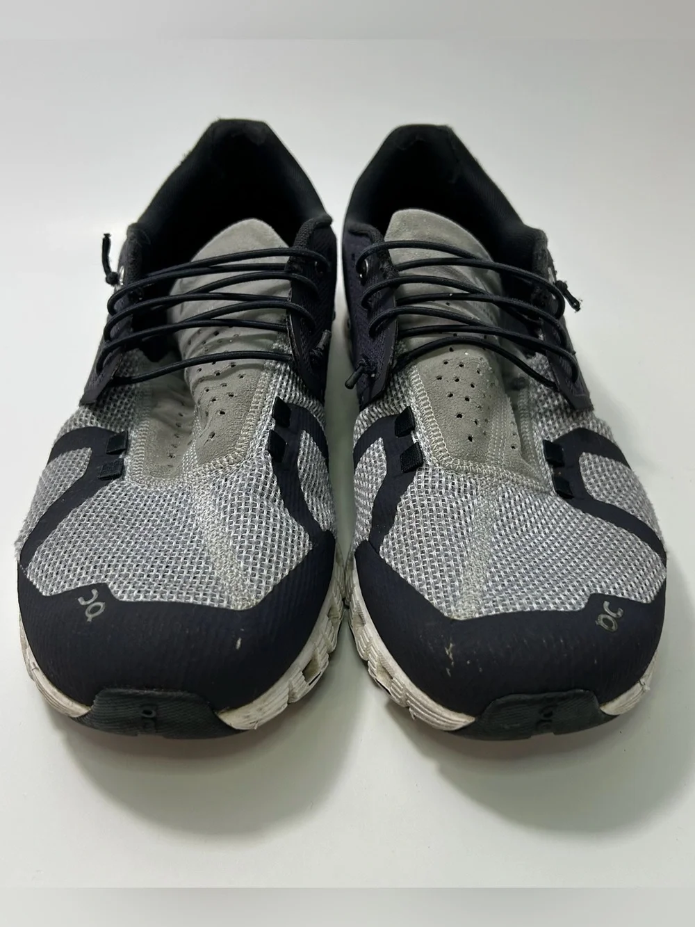On Cloud 5 Men’s Size 11 Gray Athletic Running Walking Shoes Sneakers Comfort